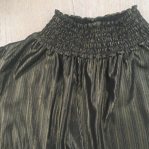 Gold Blouse - Picture 2 of 3